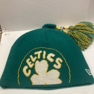 Boston Celtics Beanie green and Gold with Tassels (RARE) Unisex OSFA Beanie